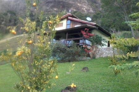 Casa Alpina com vista panoramica de Lumiar Nova Friburgo Exterior foto